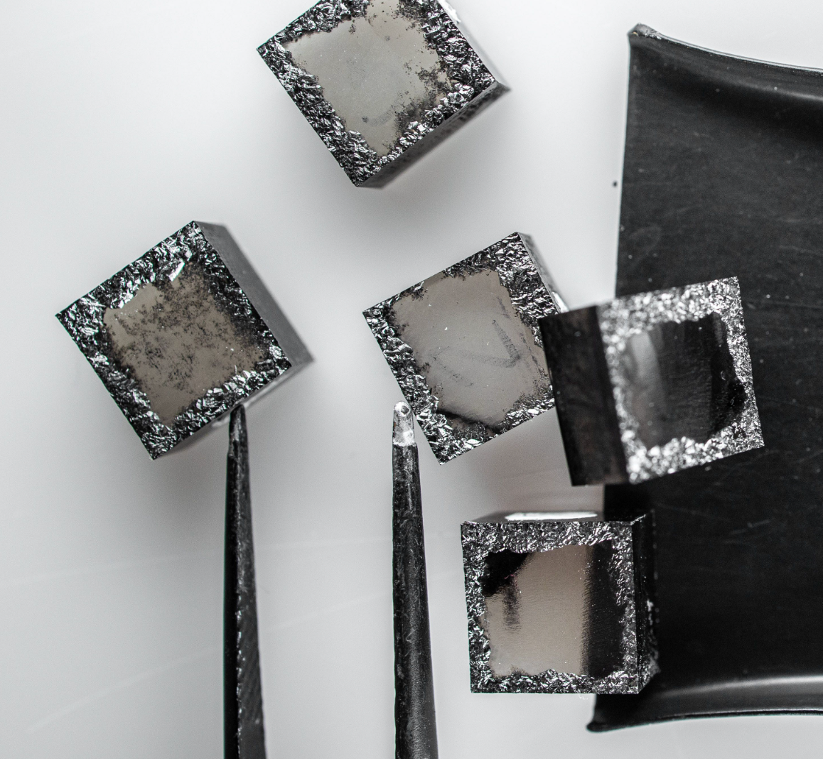 Exploring the Differences: CVD Lab-Grown Diamonds vs. HPHT Lab-Grown Diamonds