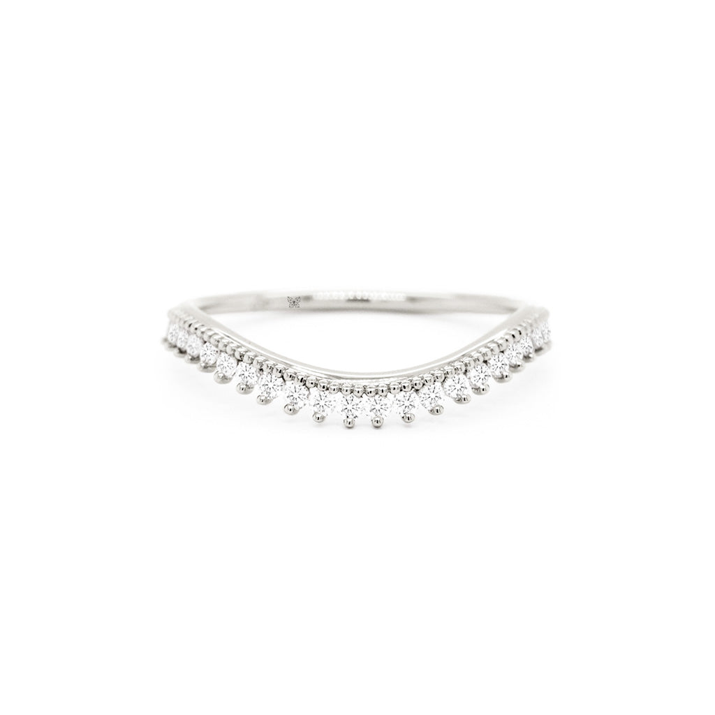 Dazzling 14K Gold Curved Band with 22 Sparkling Diamonds