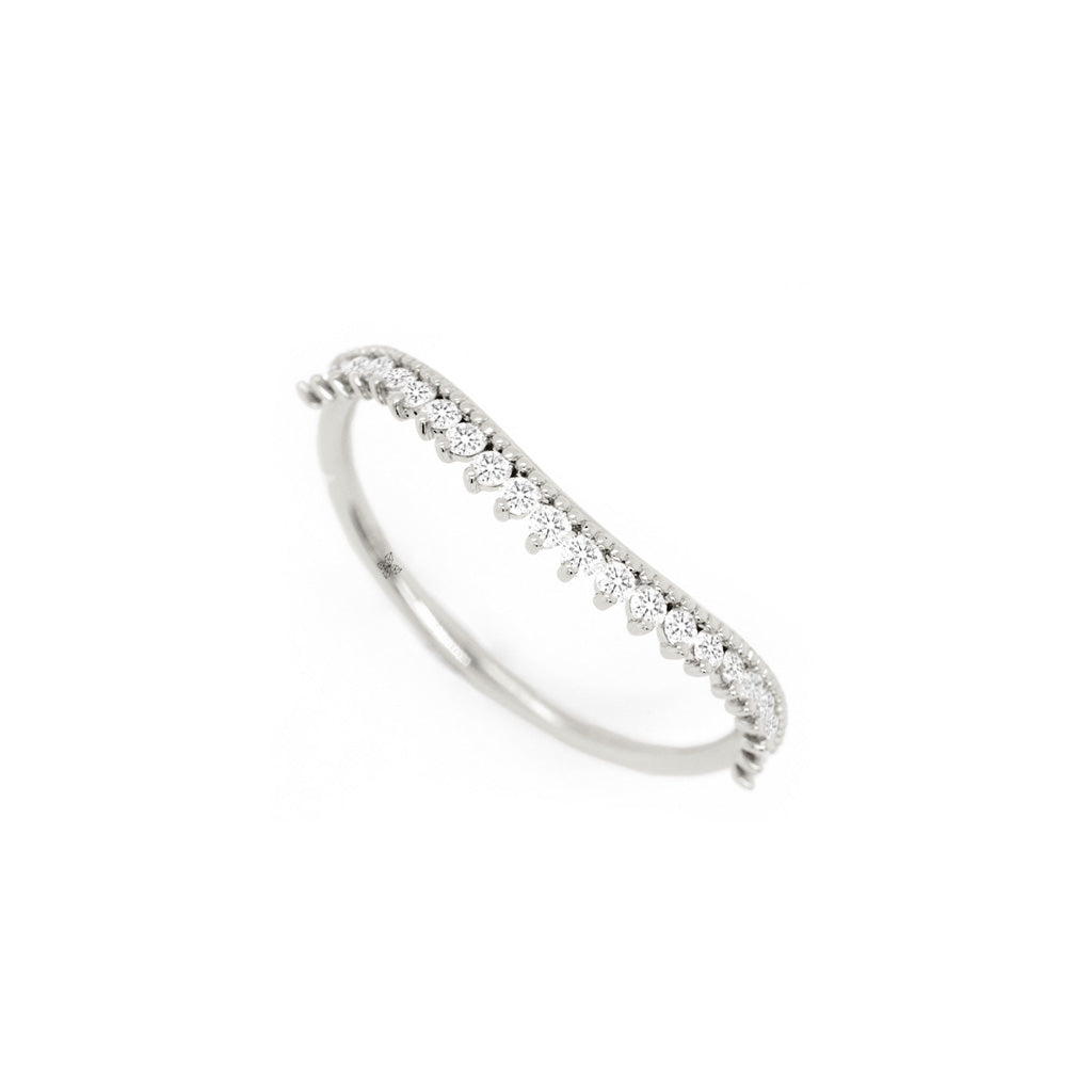 Dazzling 14K Gold Curved Band with 22 Sparkling Diamonds