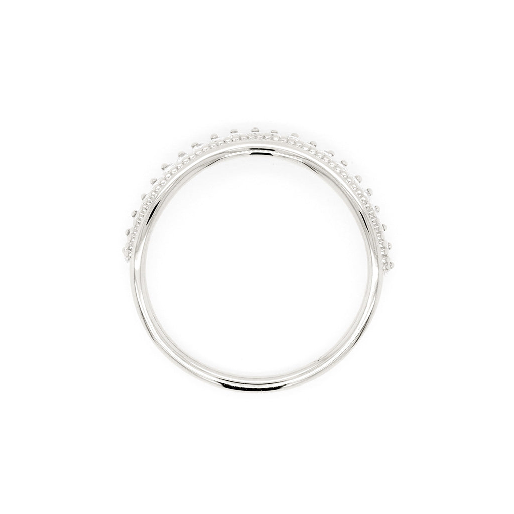 Dazzling 14K Gold Curved Band with 22 Sparkling Diamonds