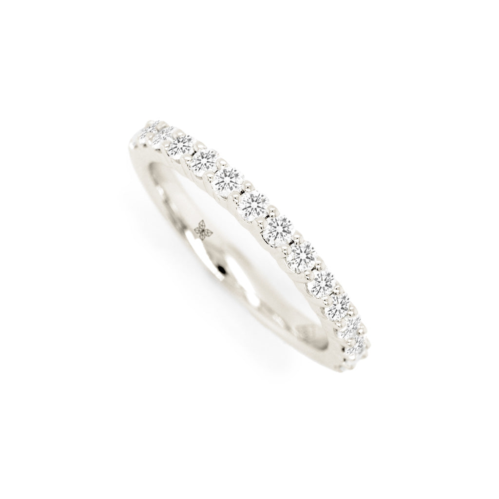 Luxurious 18K Gold Half Eternity Anniversary Band with 15 Exquisite Diamonds