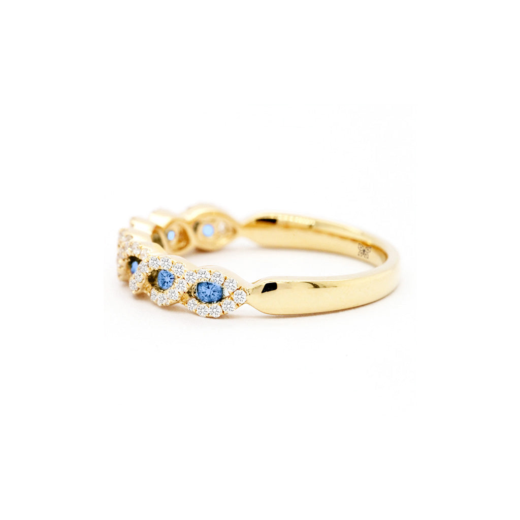 Half Eternity Anniversary Band in 18K Gold with 71 Diamonds