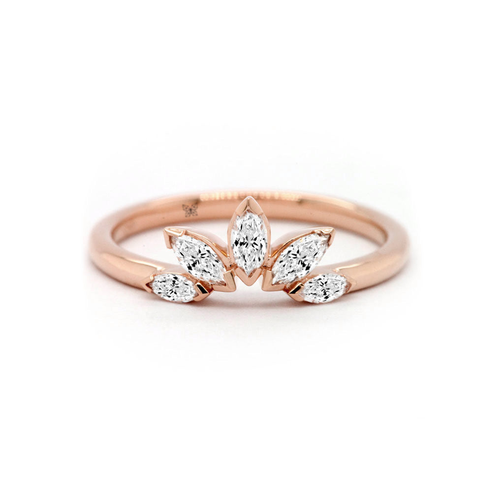 Luxurious 14K Gold Curved Stackable Band with 5 Exquisite Stones
