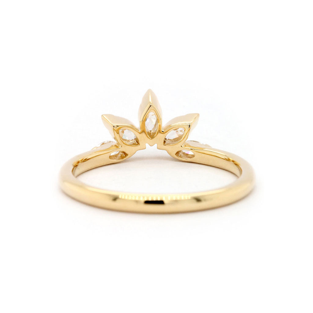 Luxurious 14K Gold Curved Stackable Band with 5 Exquisite Stones