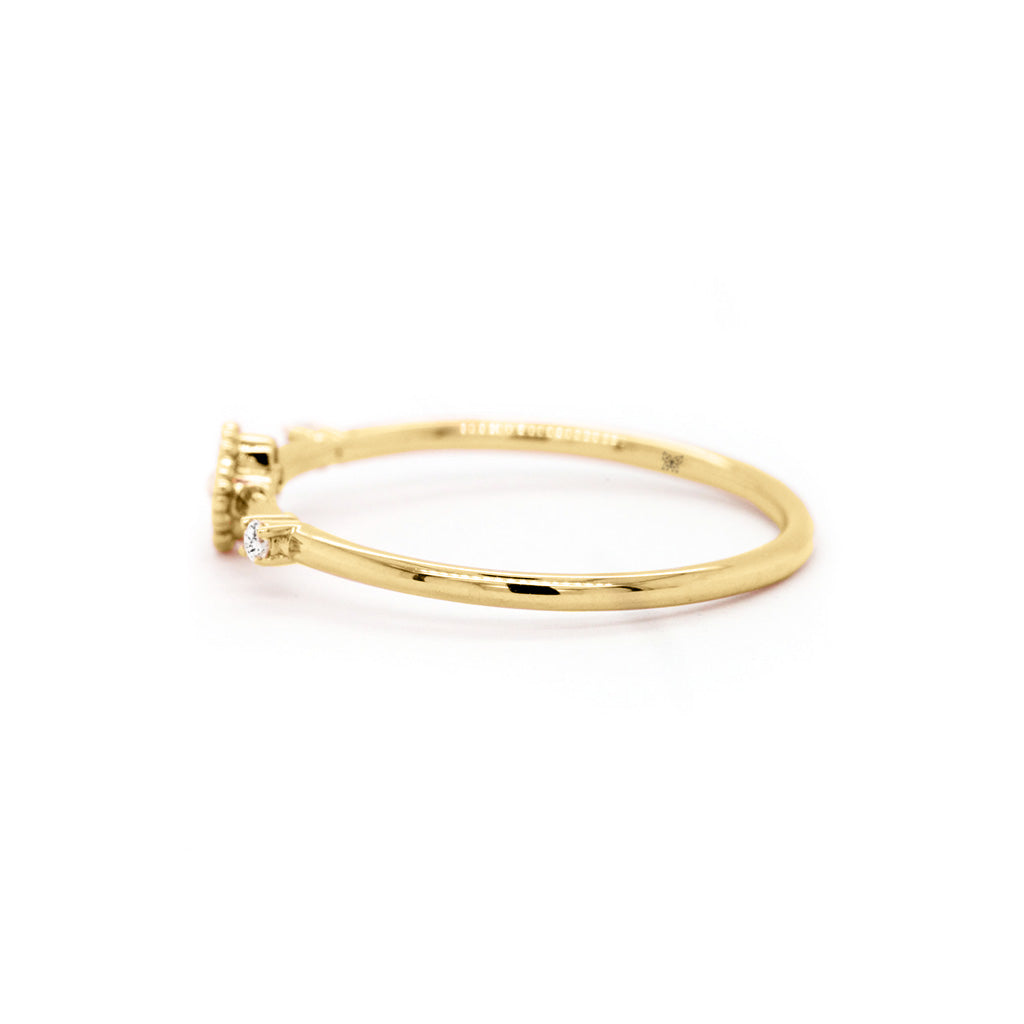 Elegant 6-Diamond Stackable Band in Luxurious 18K Gold