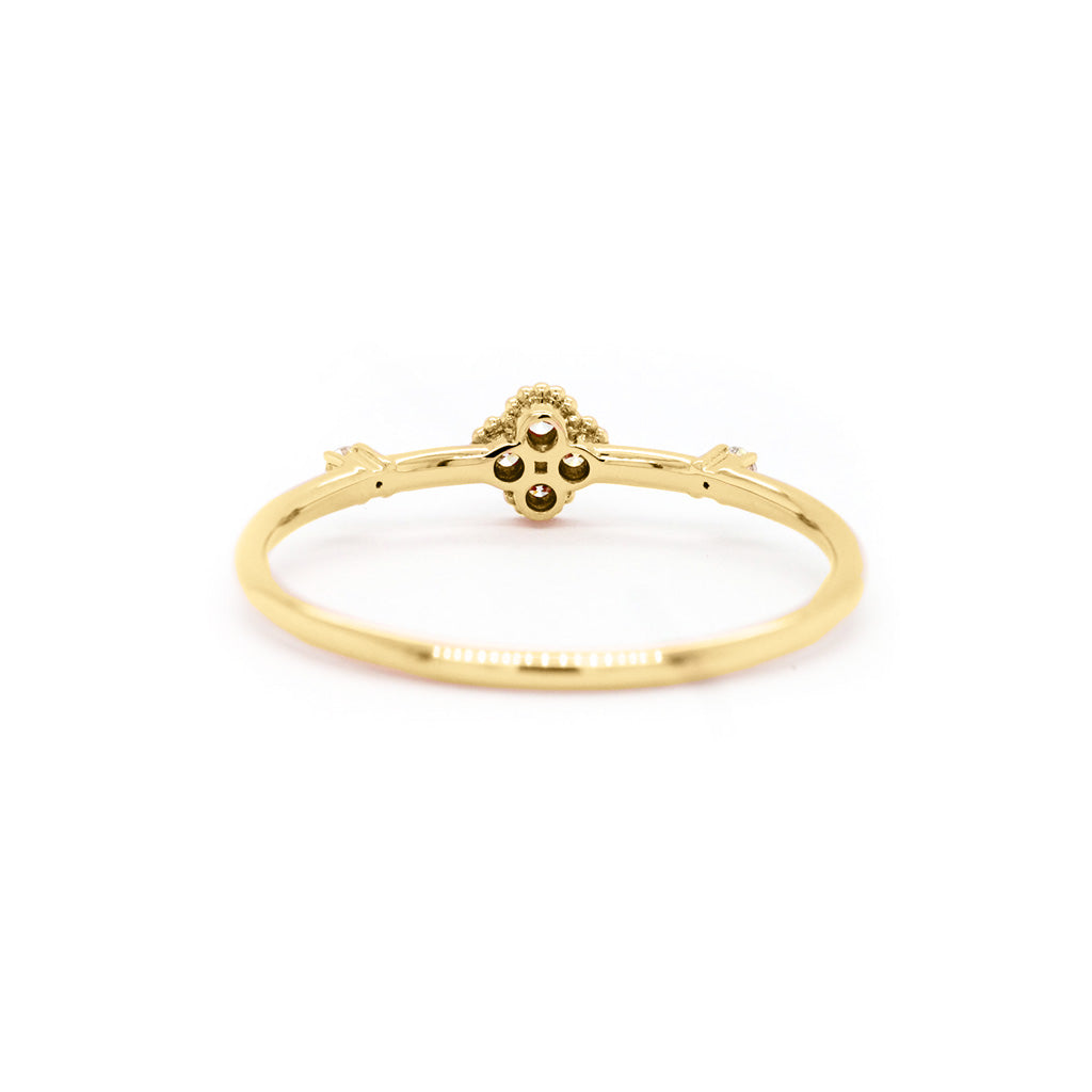 Elegant 6-Diamond Stackable Band in Luxurious 18K Gold