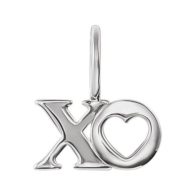 拥抱和亲吻“XO”吊饰