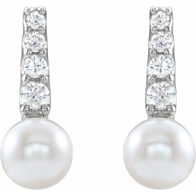 珍珠养殖珍珠和钻石吊式耳环